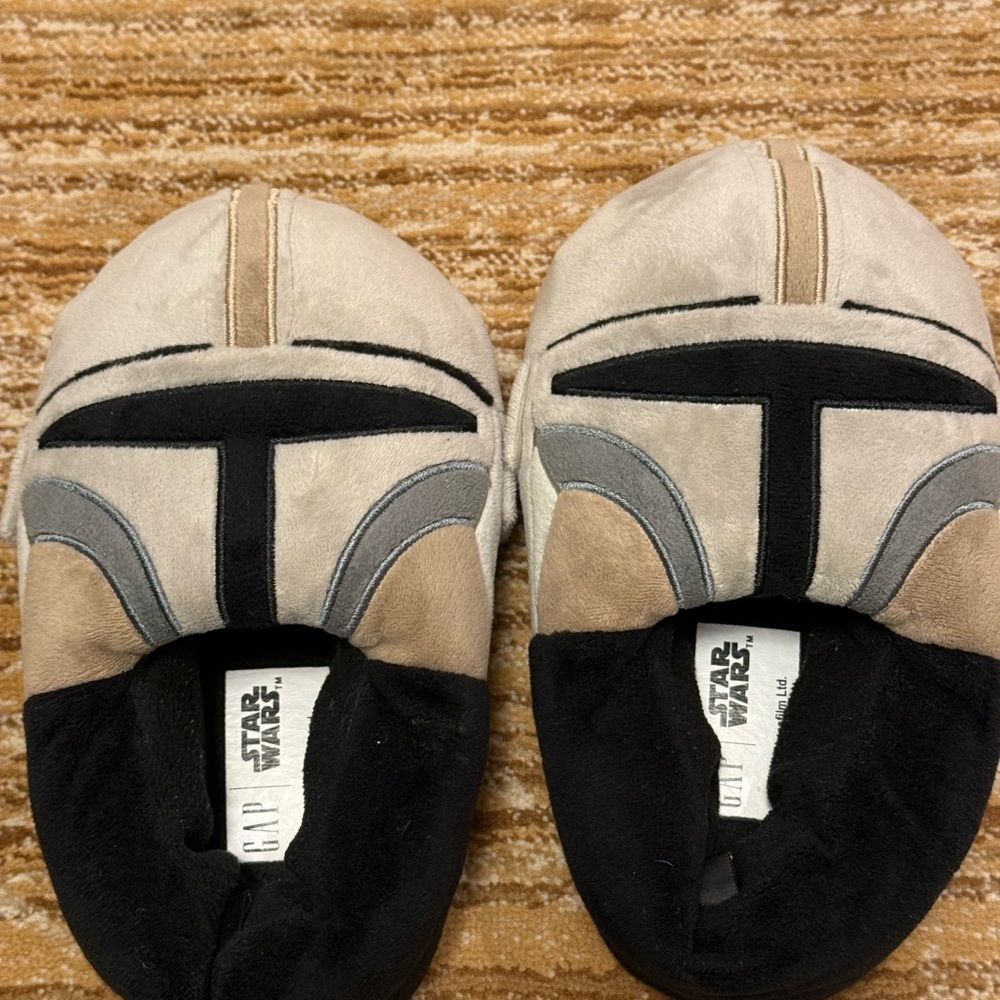 Gap Star Wars Mandalorian Slippers